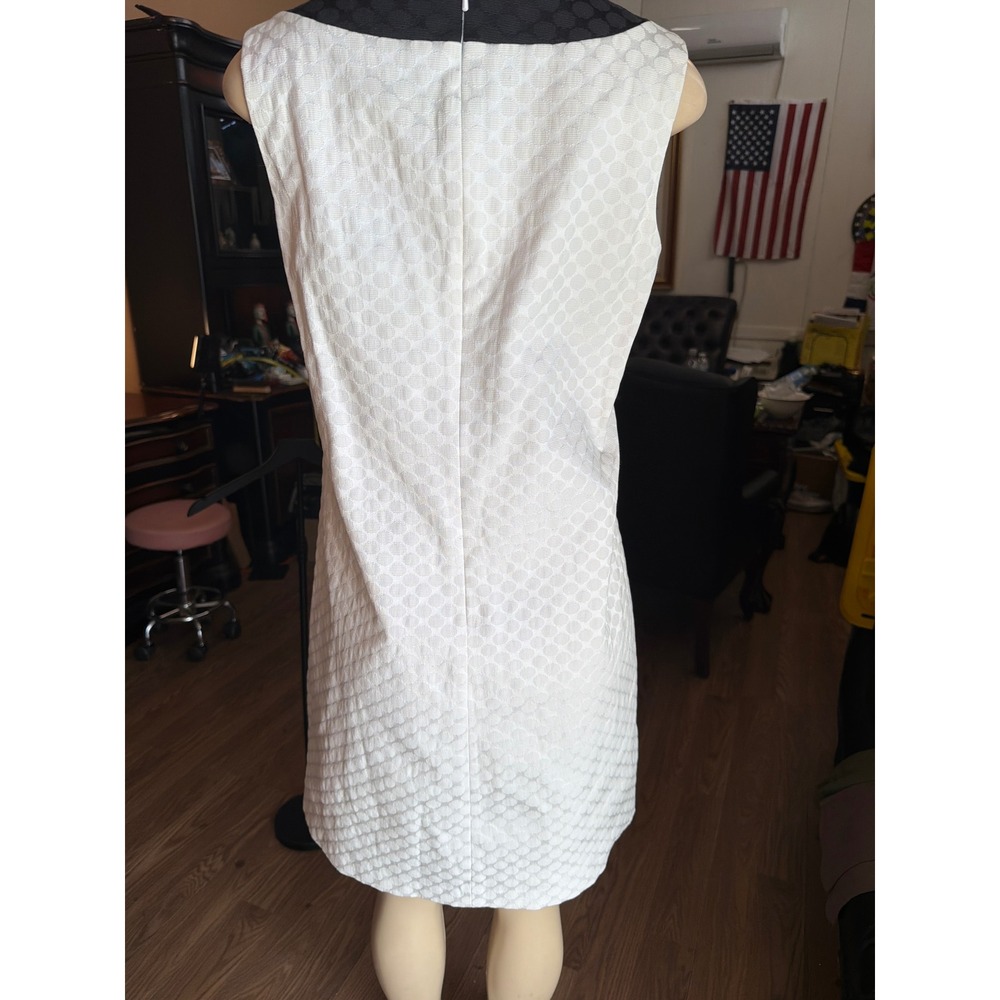 Michael Michael Kors White Black Geometric Jacquard Split V-Neck Shift Dress 8 - Picture 5 of 7